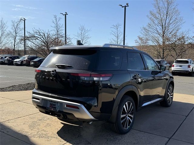 2025 Nissan Pathfinder Platinum