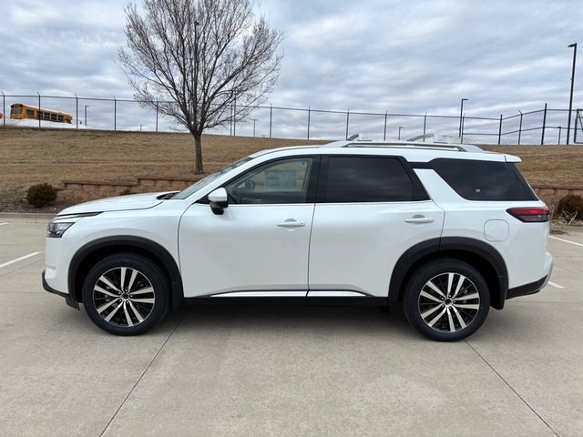 2025 Nissan Pathfinder Platinum