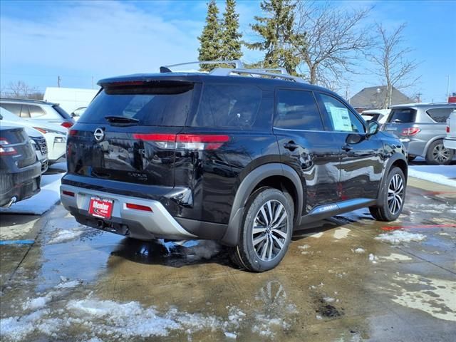 2025 Nissan Pathfinder Platinum