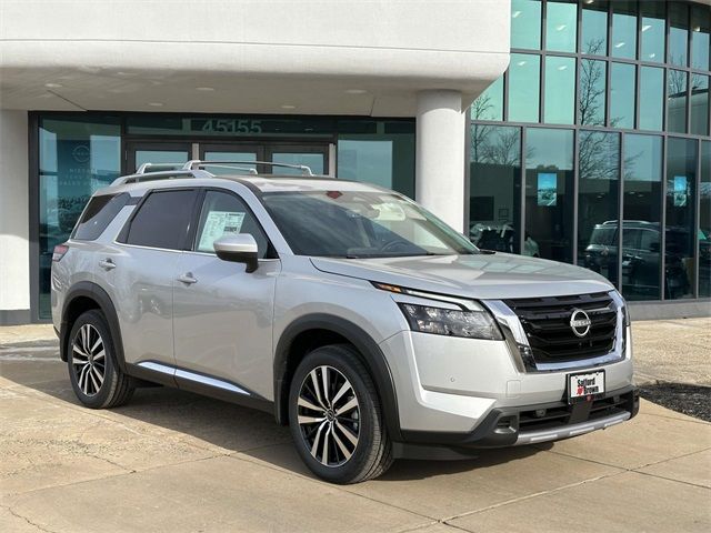 2025 Nissan Pathfinder Platinum
