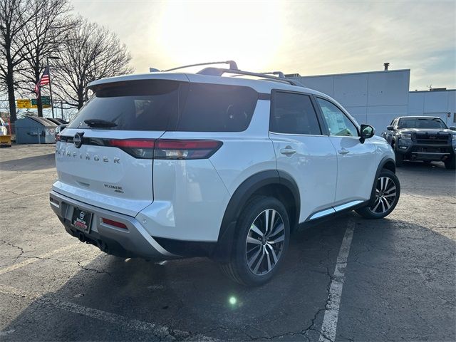 2025 Nissan Pathfinder Platinum