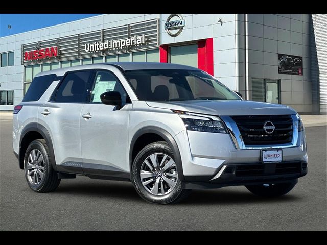 2025 Nissan Pathfinder S