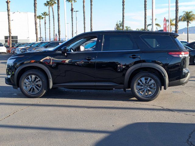 2025 Nissan Pathfinder S