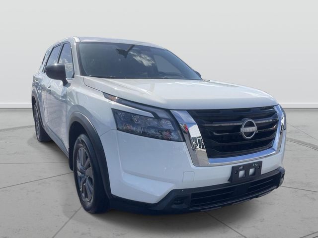 2025 Nissan Pathfinder S