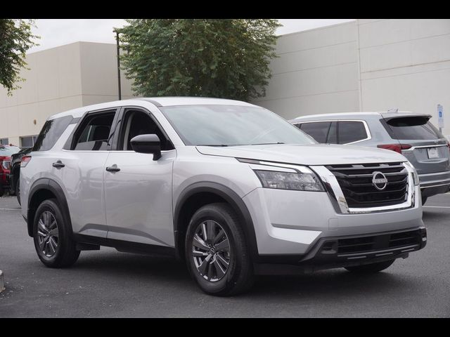 2025 Nissan Pathfinder S