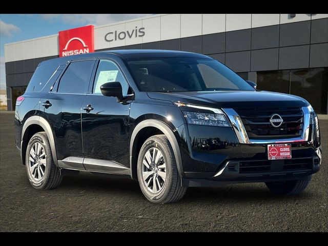2025 Nissan Pathfinder S
