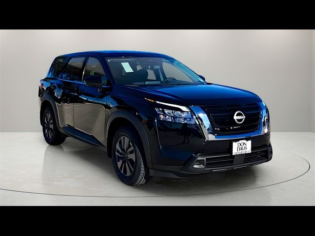 2025 Nissan Pathfinder S