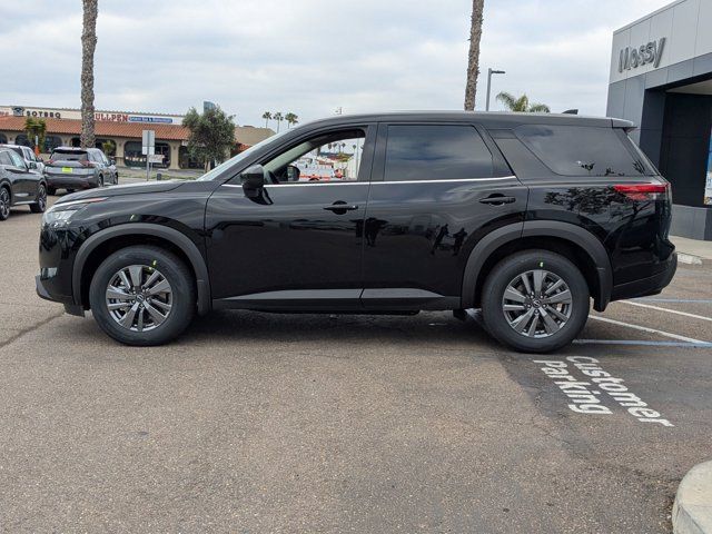 2025 Nissan Pathfinder S