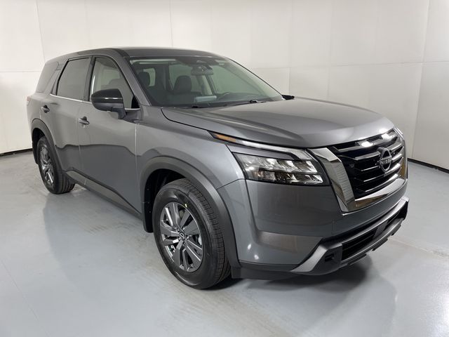 2025 Nissan Pathfinder S