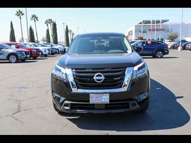 2025 Nissan Pathfinder S