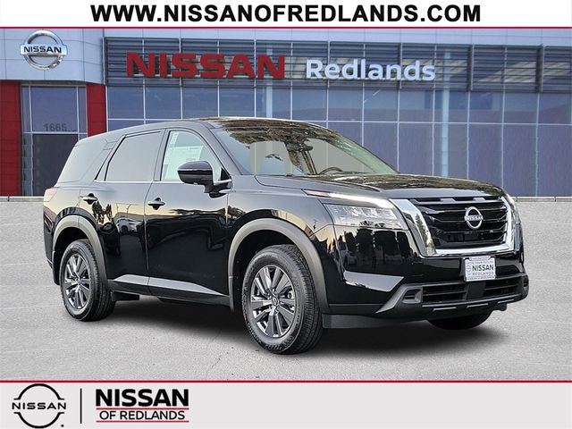 2025 Nissan Pathfinder S