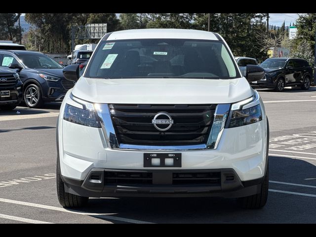 2025 Nissan Pathfinder S
