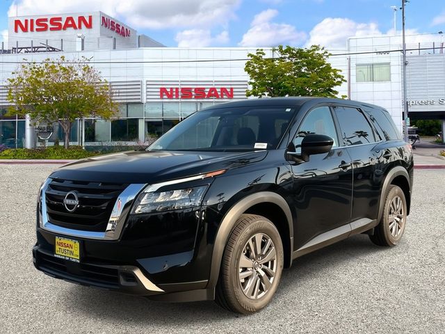 2025 Nissan Pathfinder S