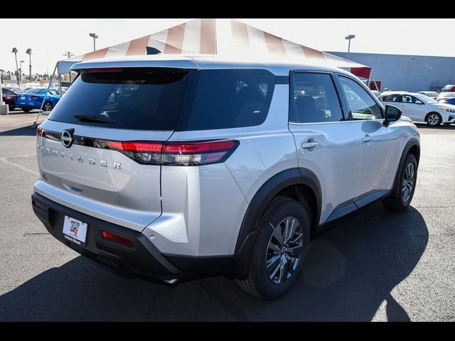 2025 Nissan Pathfinder S