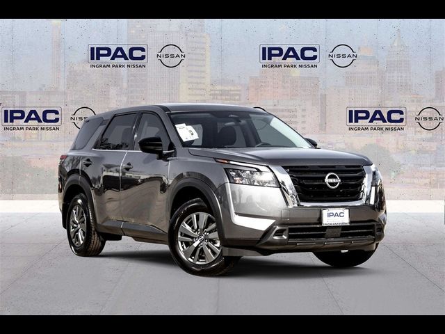 2025 Nissan Pathfinder S