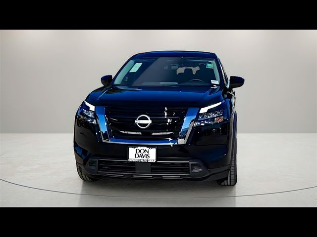 2025 Nissan Pathfinder S