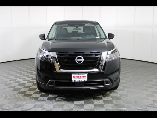 2025 Nissan Pathfinder S