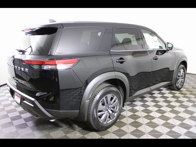 2025 Nissan Pathfinder S