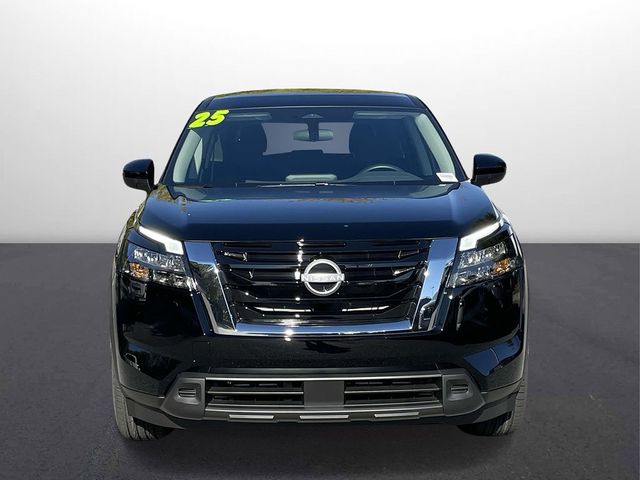 2025 Nissan Pathfinder S