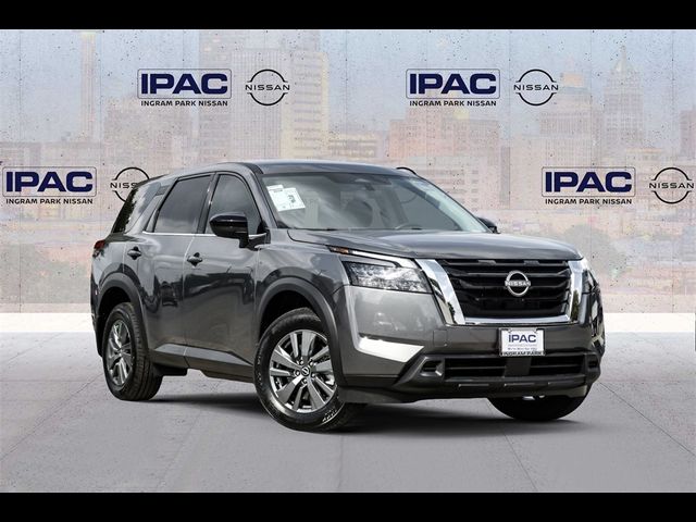 2025 Nissan Pathfinder S