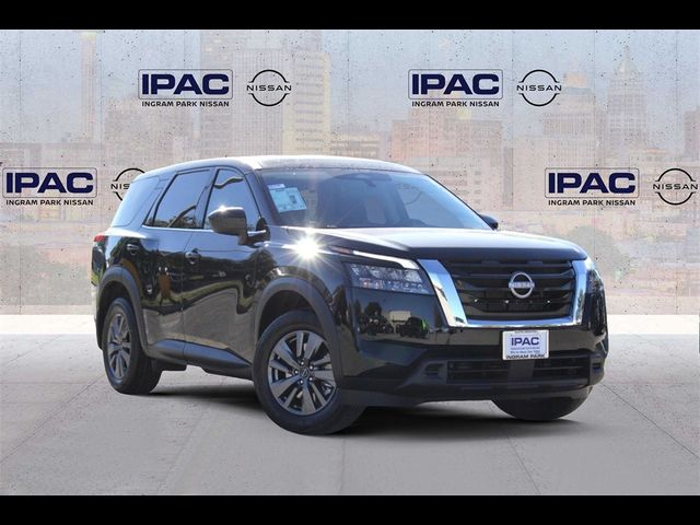 2025 Nissan Pathfinder S