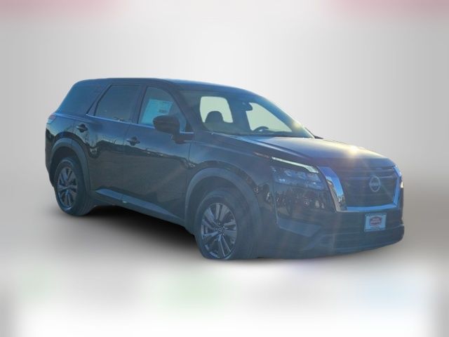 2025 Nissan Pathfinder S