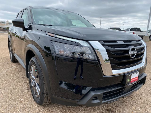2025 Nissan Pathfinder S