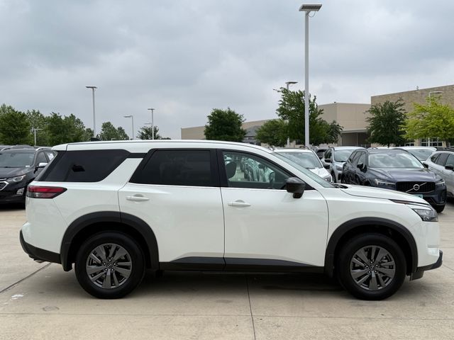 2025 Nissan Pathfinder S