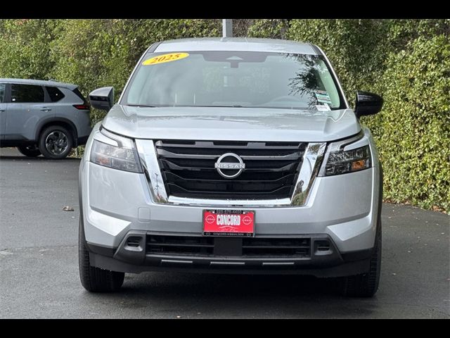 2025 Nissan Pathfinder S