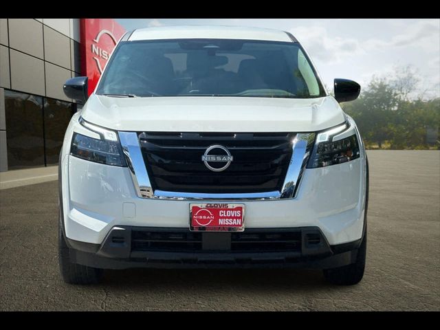 2025 Nissan Pathfinder S