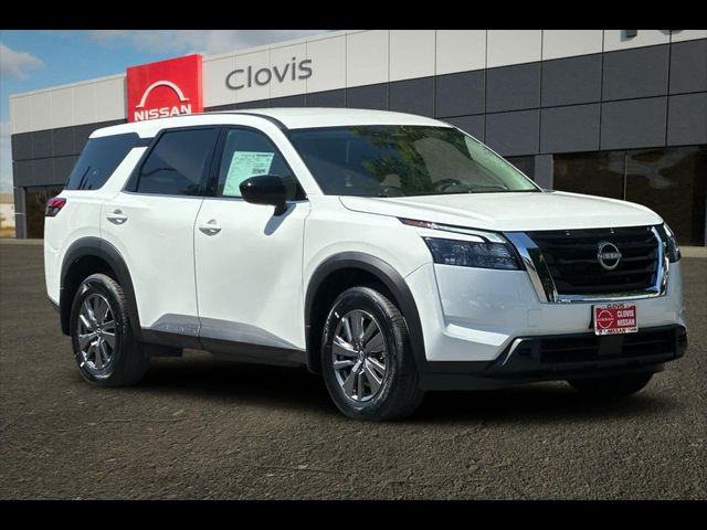 2025 Nissan Pathfinder S