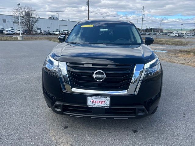 2025 Nissan Pathfinder S