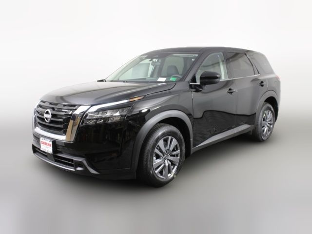 2025 Nissan Pathfinder S