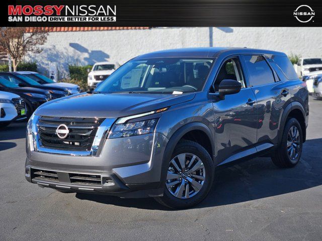 2025 Nissan Pathfinder S