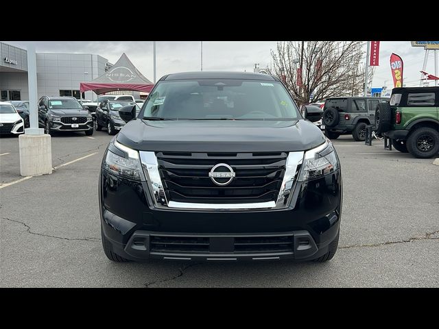 2025 Nissan Pathfinder S