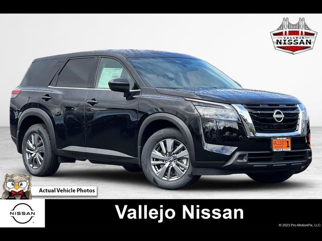 2025 Nissan Pathfinder S