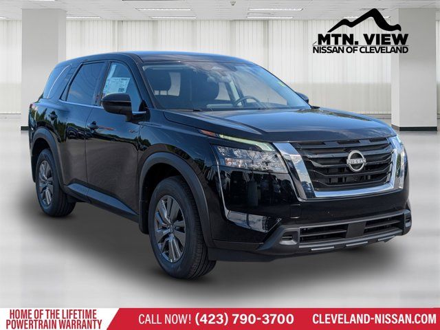 2025 Nissan Pathfinder S