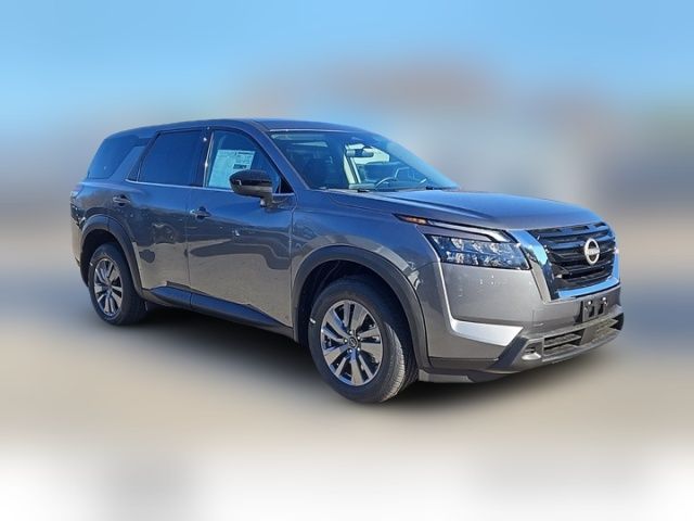 2025 Nissan Pathfinder S