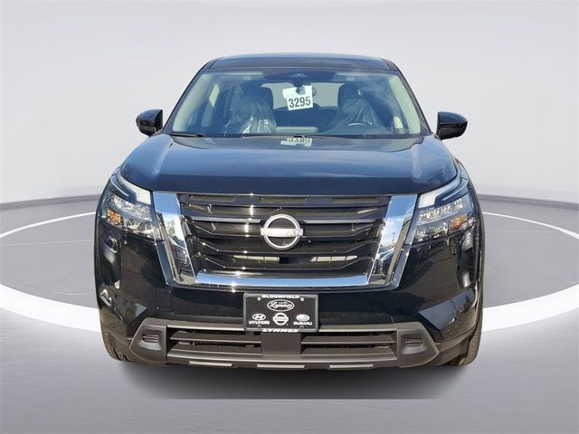 2025 Nissan Pathfinder S