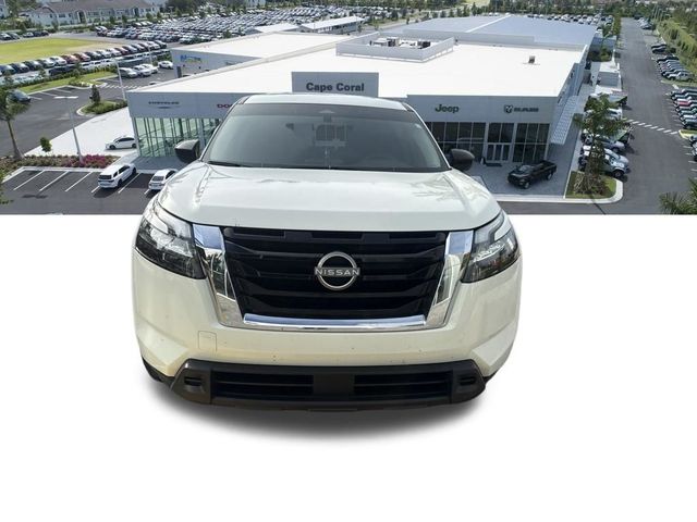 2025 Nissan Pathfinder S