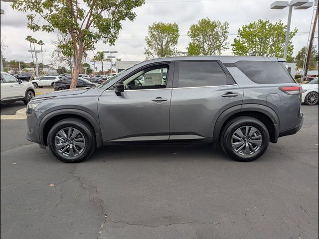 2025 Nissan Pathfinder S