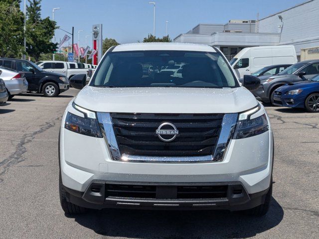 2025 Nissan Pathfinder S