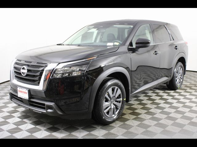 2025 Nissan Pathfinder S