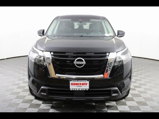 2025 Nissan Pathfinder S