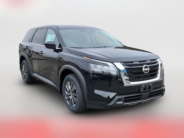 2025 Nissan Pathfinder S