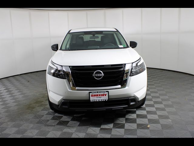2025 Nissan Pathfinder S