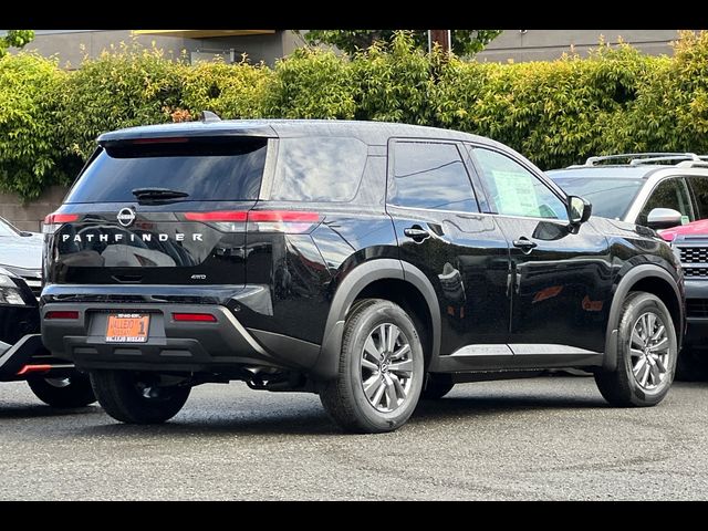 2025 Nissan Pathfinder S