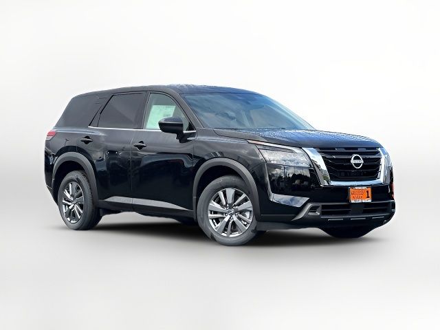 2025 Nissan Pathfinder S