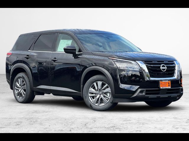 2025 Nissan Pathfinder S