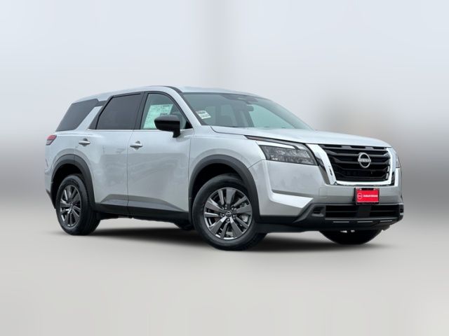 2025 Nissan Pathfinder S